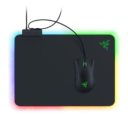 Tapis de souris de jeu Razer Firefly Hard V2 RGB personnalisable avec câble intégré et base en caoutchouc antidérapante