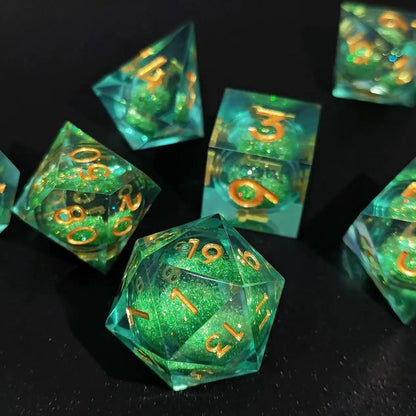 Dados de resina con núcleo líquido, juego de dados poliédricos de borde afilado, juego de 7 dados DND para juegos de mazmorras y dragones, juego de dados de resina