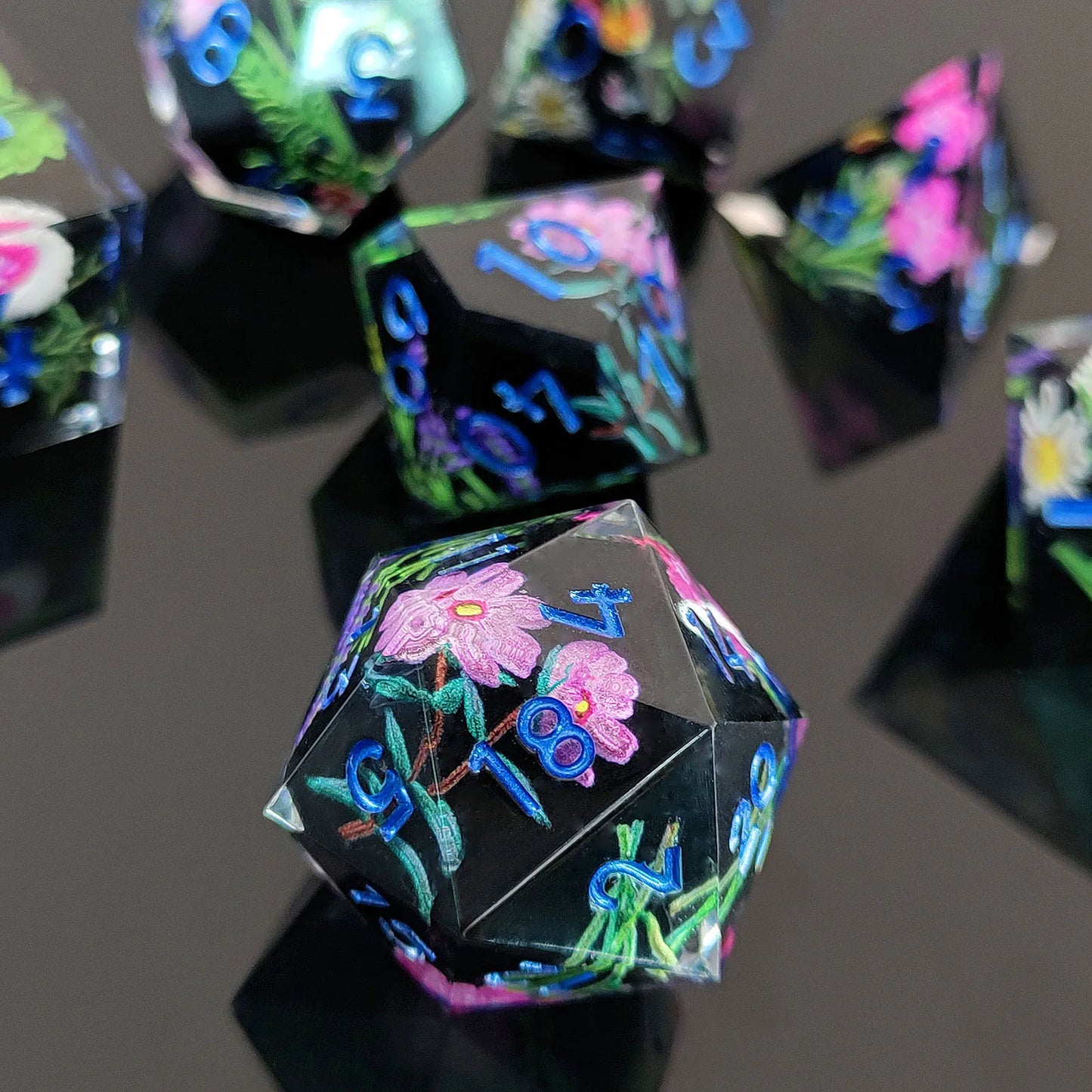 Juego de dados de resina DND Flower Dice, dados poliédricos de resina RPG, juego de dados Dnd para coleccionistas de dados de jugadores de juegos DND, juego de dados D&amp;D de 7 piezas