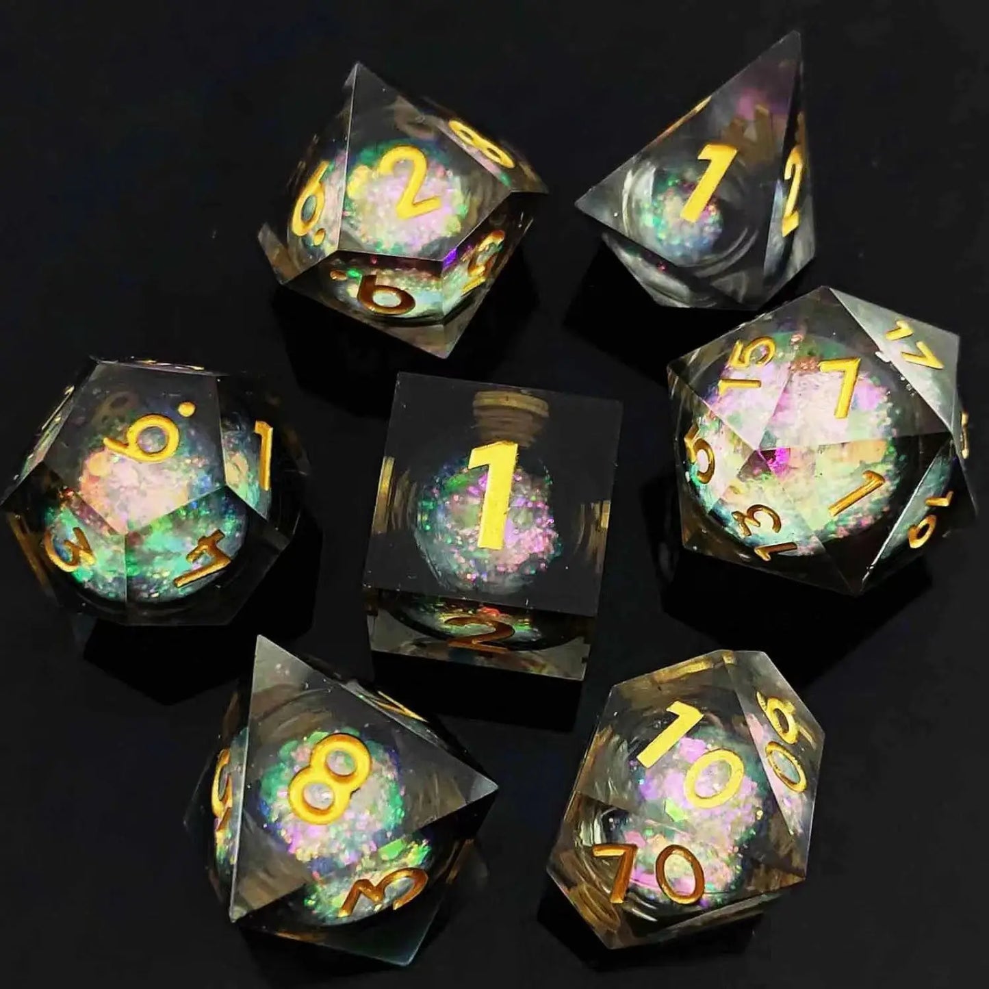 Lot de 7 dés polyédriques en résine faits à la main à bords tranchants pour jeu de rôle DnD, dés semi-transparents RPG D20 D10 D8 D100