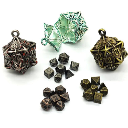 Ensemble de dés en métal creux Leaves Mini dés de 6 mm avec collier RPG DND Dice Ensemble de dés en métal polyédriques pour dés Dungeon and Dragons