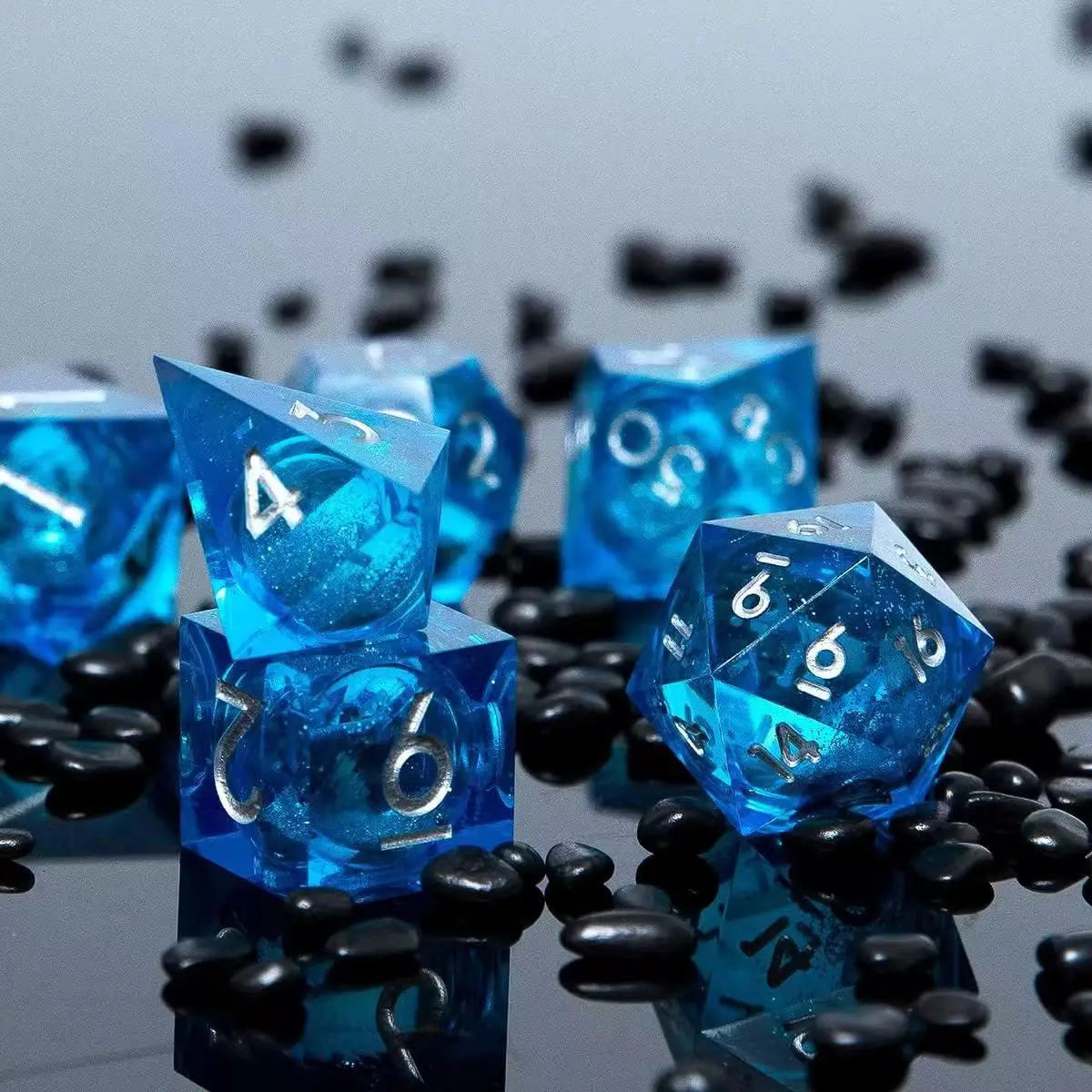 RPG Resin Dice Liquid Core Dice Dnd Dice Set Resin Sharp Edged Dice Role Playing Dice For Dungeon and Dragon Handmade Resin Dice