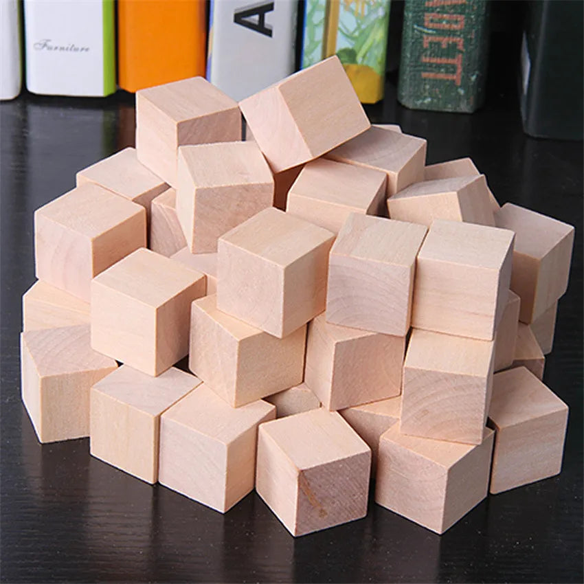 Lot de 30 cubes colorés en bois de 2 x 2 cm, blocs de construction, jouets éducatifs pour enfants, carrés en bois, dés, jeu de société, cadeaux