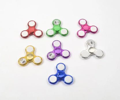 Jouet de nuit Couleur aléatoire Multi-style coloré Lumineux Fidget Spinner Jouet anti-stress Jouet fantaisie pour enfants Jouet LED pour enfants