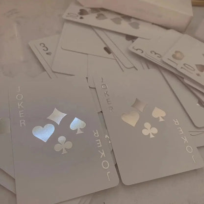 Cartes à jouer mignonnes cartes à jouer lumineuses en édition limitée belles roses blanches dortoir de fête jouets de fête essentiels pour les filles