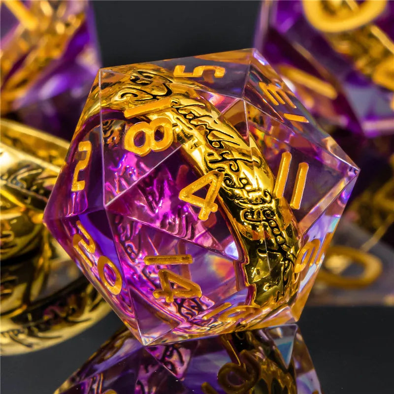 OUKELANWO Lort Dungeon and Dragon Dice Set DND, anneau à bord tranchant en résine violette D&amp;D Dice pour jeu de rôle D20 D12 D10 D8 D6 D4