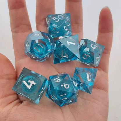 Nouveaux dés à noyau de flux de résine, noyau liquide DND pour donjons et dragons, jeu de société TRPG, ensemble de couleurs, dés polyédriques faits à la main D20 D12