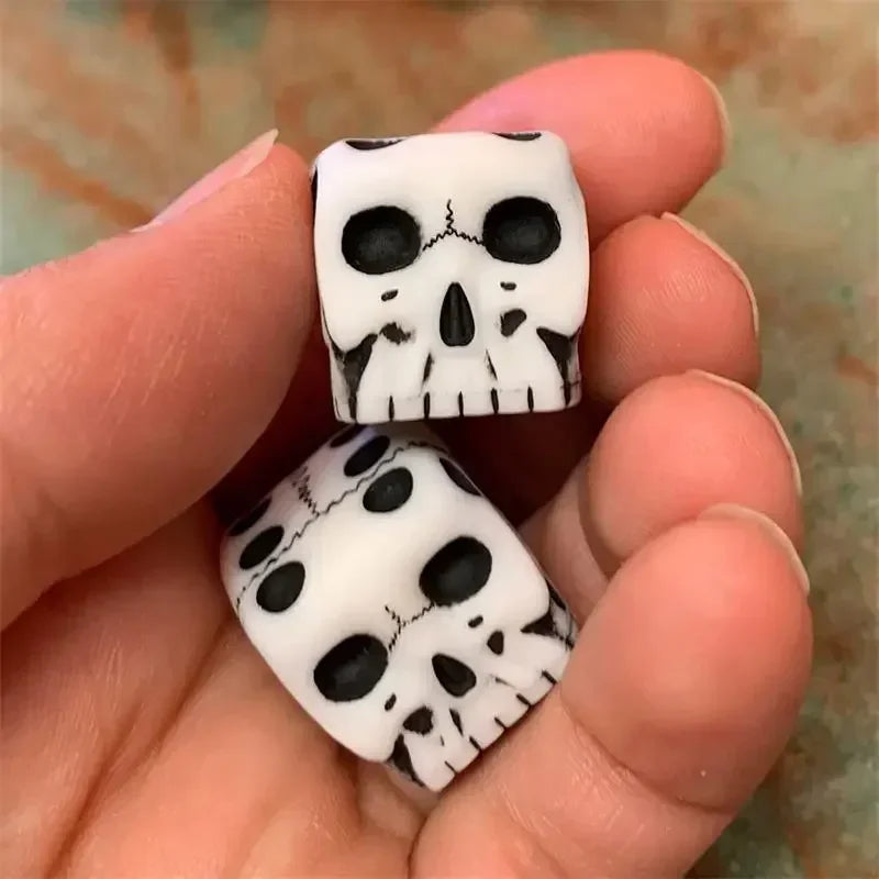 6-sided resin dice set, skull-like dice, for math teaching, table games, Halloween, Free 1PCs, velvet bag, new sale