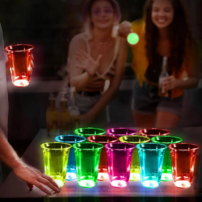 Jeu de bière-pong lumineux avec gobelets de bière-pong à LED et boules phosphorescentes pour un divertissement compétitif en intérieur et en extérieur la nuit, un anniversaire