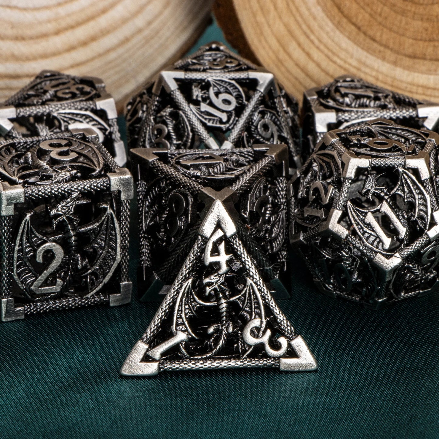 Juego de dados de metal hueco DND con forma de dragón, 7 piezas, para juegos de mesa de rol de mazmorras y dragones, juego de dados D&amp;D D20 D12 D10 D8 D6 D4