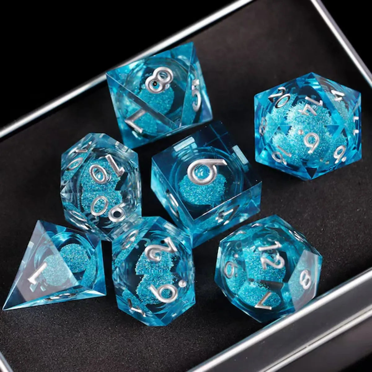 7PCS RPG Resin Dice set Liquid Core Dice Dnd Dice Set Resin Sharp Edged Dice For Dungeons and Dragon Role Playing Games Dice