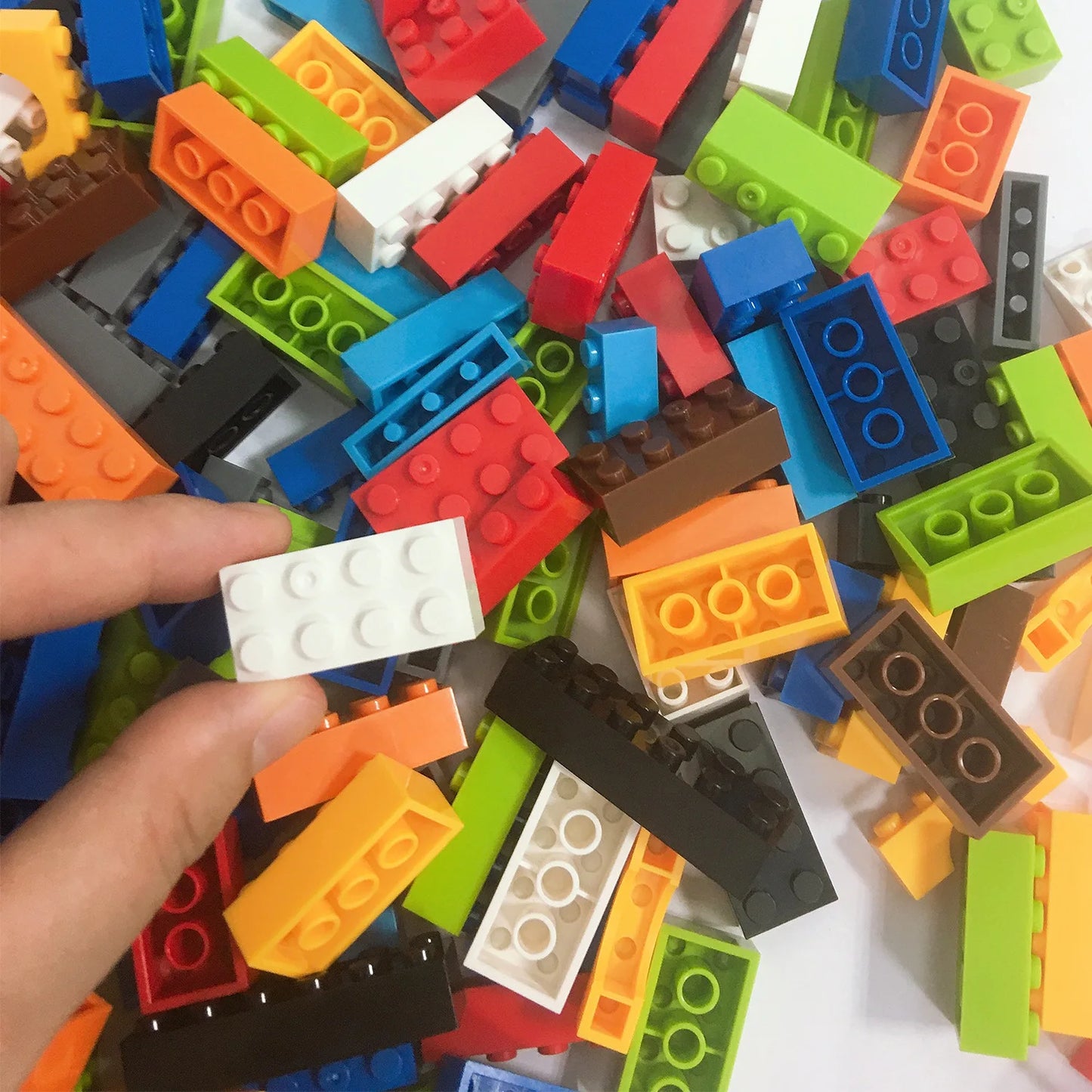 Ensemble de 1000 blocs de construction créatifs à faire soi-même, blocs de construction classiques urbains, cadeau d'anniversaire assemblé, jouets éducatifs pour enfants