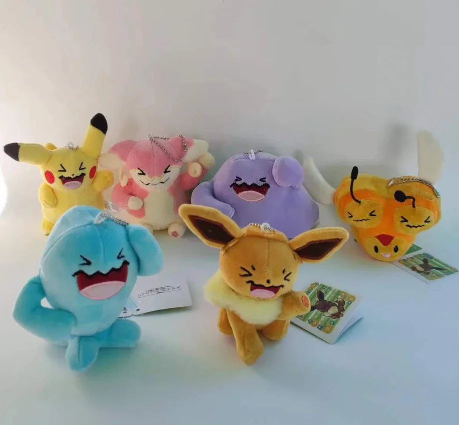 21 piezas/juego de llavero de peluche con colgante de Snorlax, Charmander, Eevees, Bulbasaur y Squirtle