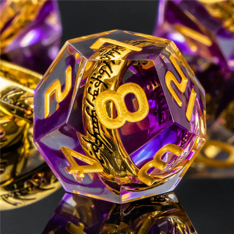 OUKELANWO Lort Dungeon and Dragon Dice Set DND, anneau à bord tranchant en résine violette D&amp;D Dice pour jeu de rôle D20 D12 D10 D8 D6 D4