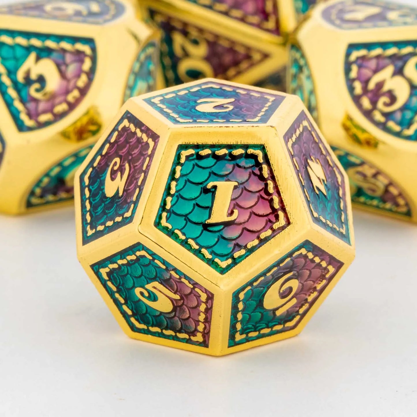 OUKELANWO DND Metal Dice Set D&amp;D pour Dungeon and Dragon, jeu de rôle RPG polyédrique doré D et D Dice D20 D12 D10 D8 D6 D4