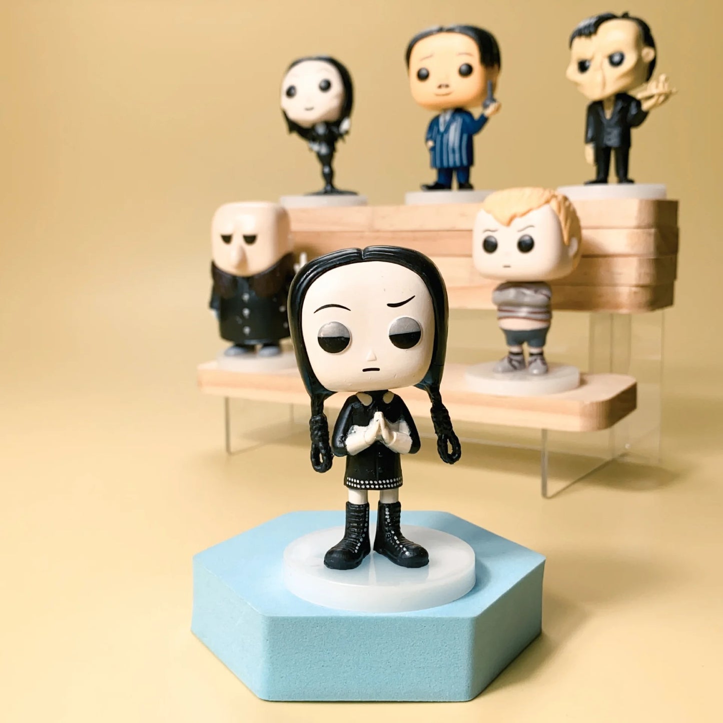 6 piezas/set La familia Addams Miércoles Addams Linda figura de acción de PVC juguetes 8 cm