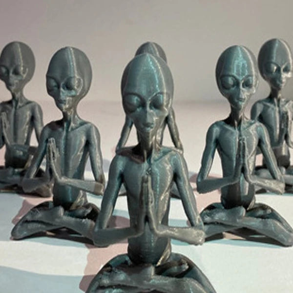 Statue extraterrestre de méditation de sorcellerie Mini ornement en résine Alien Garden Home Office Yard Art Decor pour intérieur extérieur