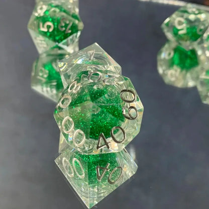 Nouveaux dés à noyau de flux de résine, noyau liquide DND pour donjons et dragons, jeu de société TRPG, ensemble de couleurs, dés polyédriques faits à la main D20 D12